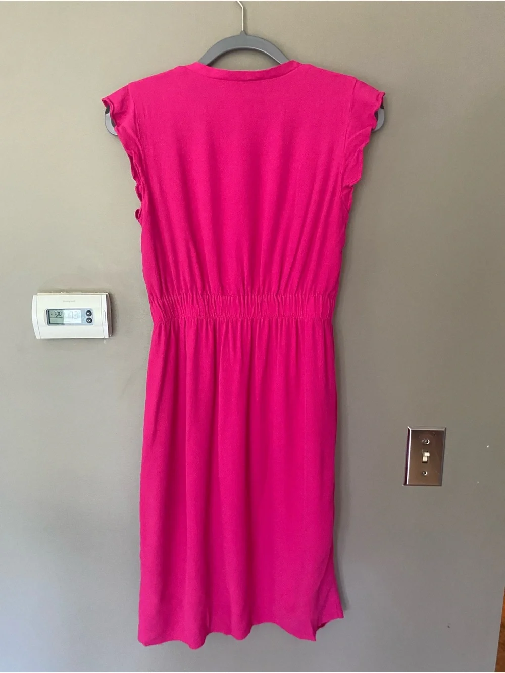 KATE SPADE NY Fluid Crepe Frill Fuchsia V-Neck Ruffle Sleeve Midi Dress Size 6